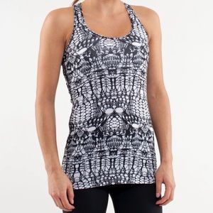 lululemon black and white tank top